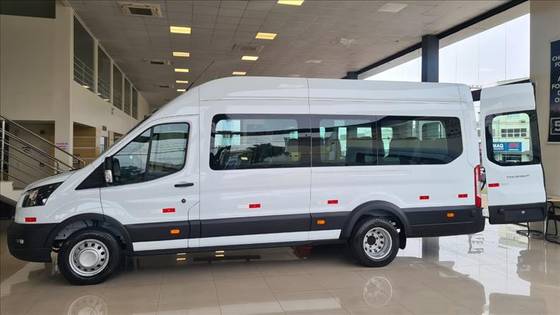 FORD TRANSIT 2.0 ECOBLUE DIESEL MINIBUS 14+1 L3H2 MANUAL